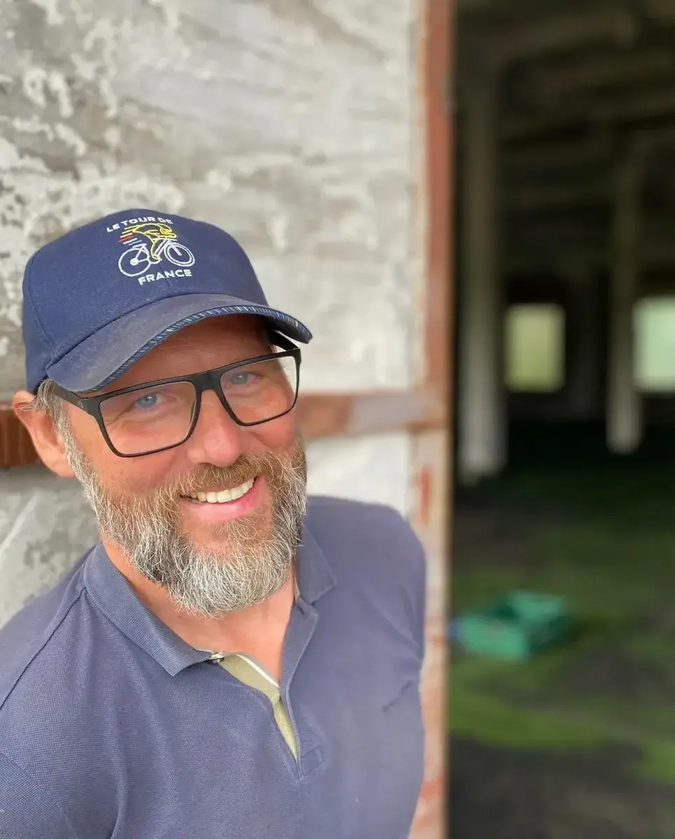 Marco Pärtel answers what to do in Hiiumaa, holiday in Estonia and enjoy the cultural programme of the Viscosa Culture Factory.  