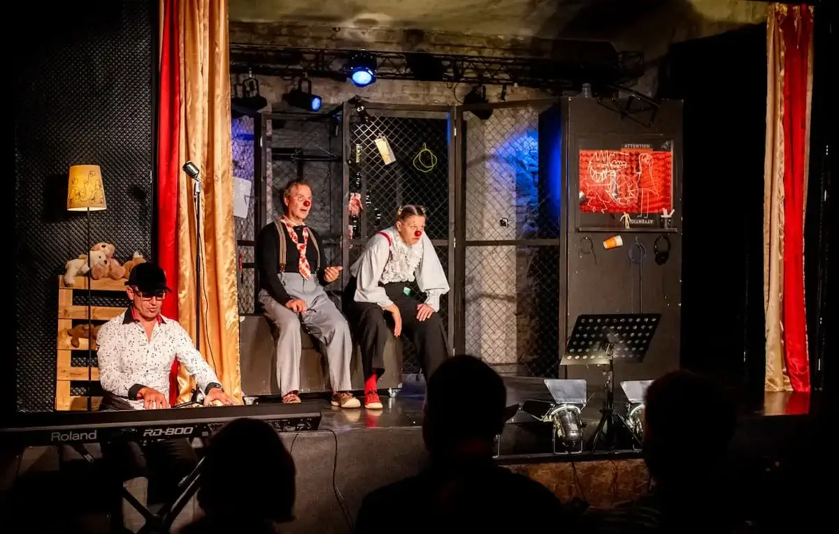 Piip and Tuut summer performances at Viscosa Culture Factory - what to do in Hiiumaa and where to go with children. Choose summer theatre and family holidays in Estonia