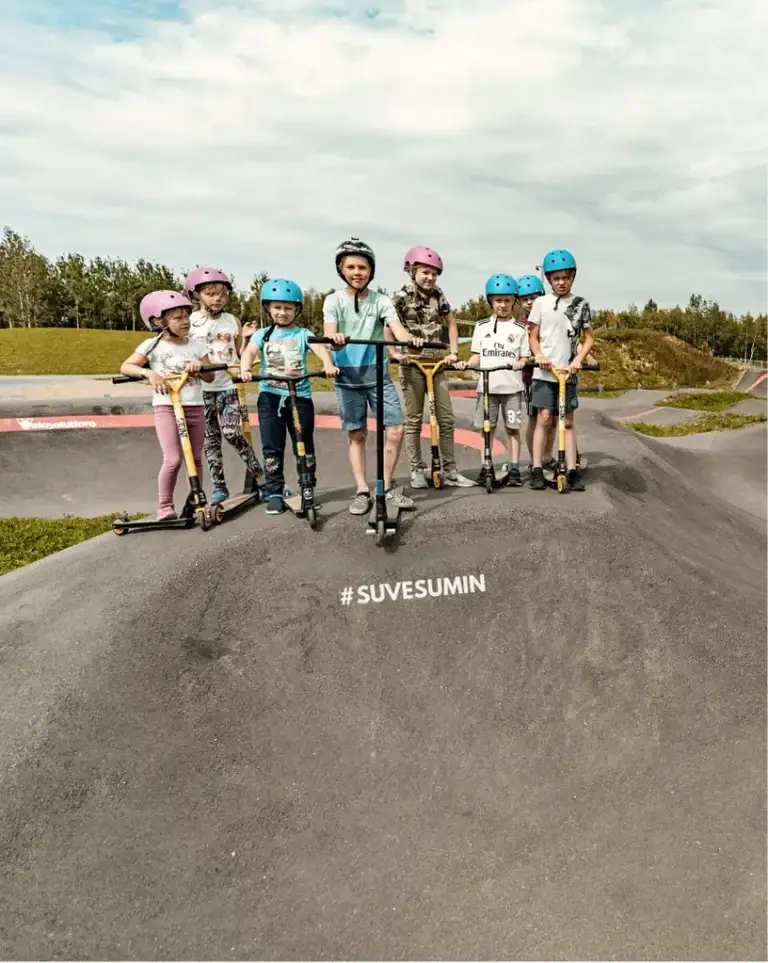Pumptrack avamine Viscosa Kultuuritehases Hiiumaal